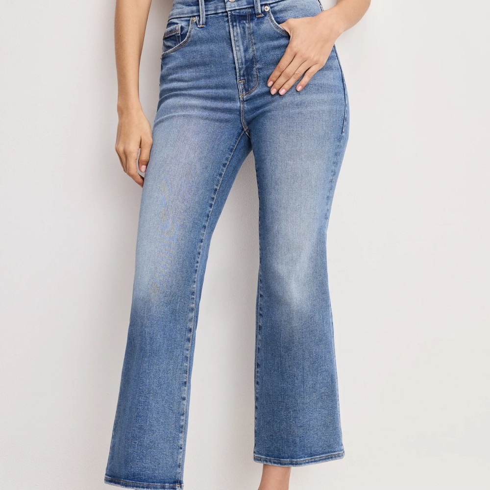 Good American Always Fits Good Legs Crop Mini Boot